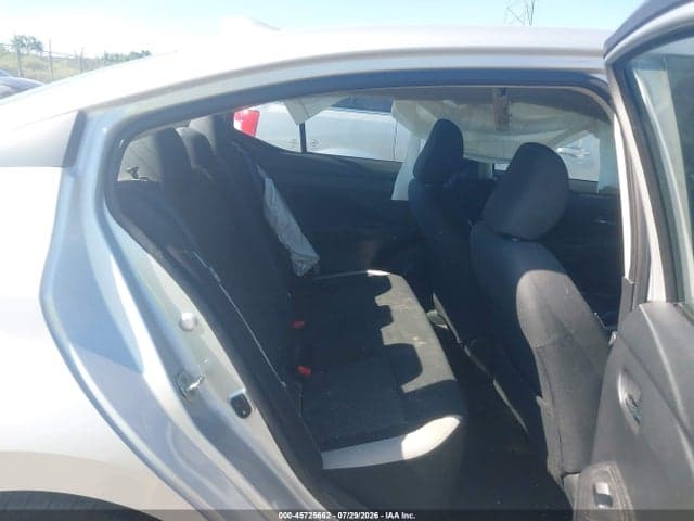2021 NISSAN VERSA SV XTRONIC CVT 8