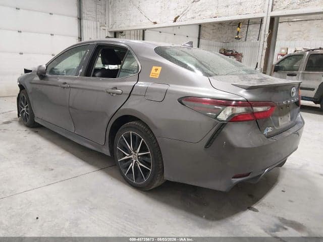 2021 TOYOTA CAMRY SE 3