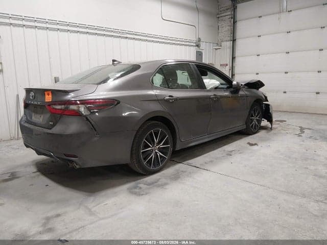 2021 TOYOTA CAMRY SE 4