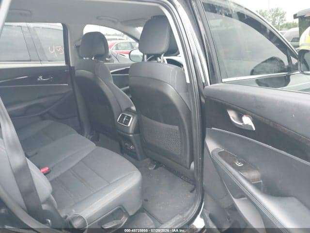 2017 KIA SORENTO 3.3L LX 8