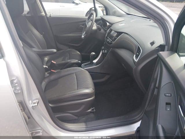 2021 CHEVROLET TRAX FWD LT 5