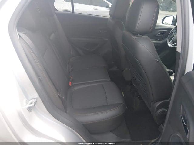 2021 CHEVROLET TRAX FWD LT 8