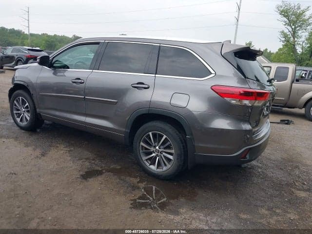 2018 TOYOTA HIGHLANDER XLE 3