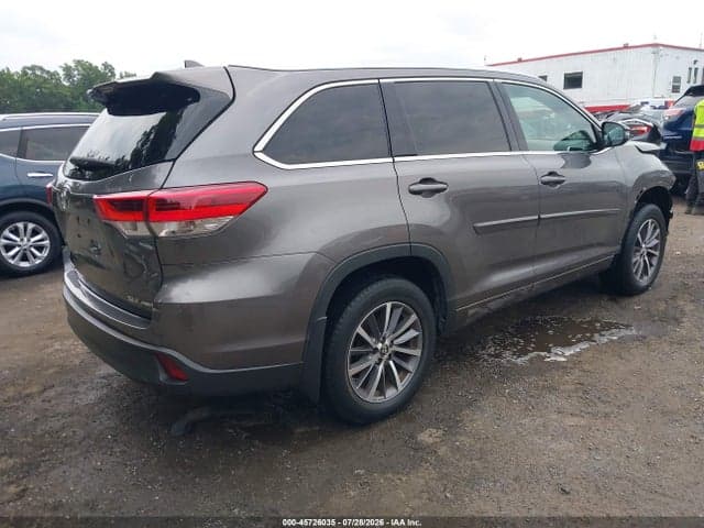 2018 TOYOTA HIGHLANDER XLE 4