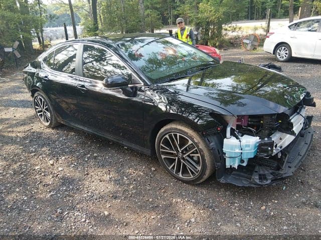 2025 TOYOTA CAMRY XLE - 1