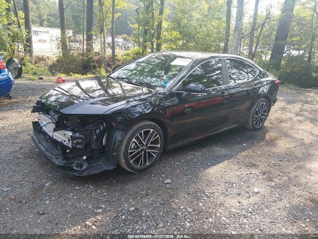 2025 TOYOTA CAMRY XLE 2