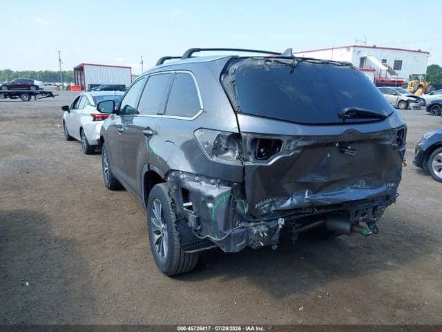 2017 TOYOTA HIGHLANDER XLE 3
