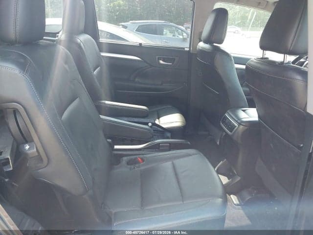 2017 TOYOTA HIGHLANDER XLE 8