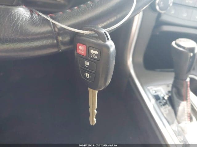 2017 TOYOTA CAMRY SE 11