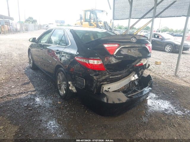 2017 TOYOTA CAMRY SE 3