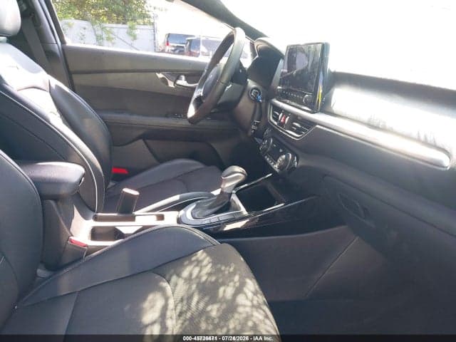 2022 KIA FORTE GT-LINE 5
