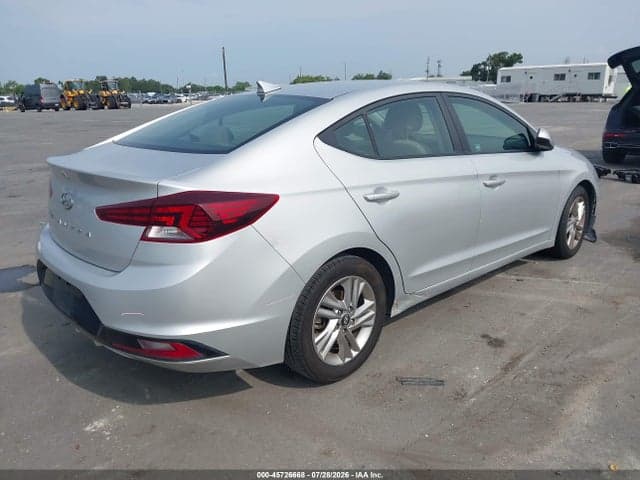 2019 HYUNDAI ELANTRA SEL 4