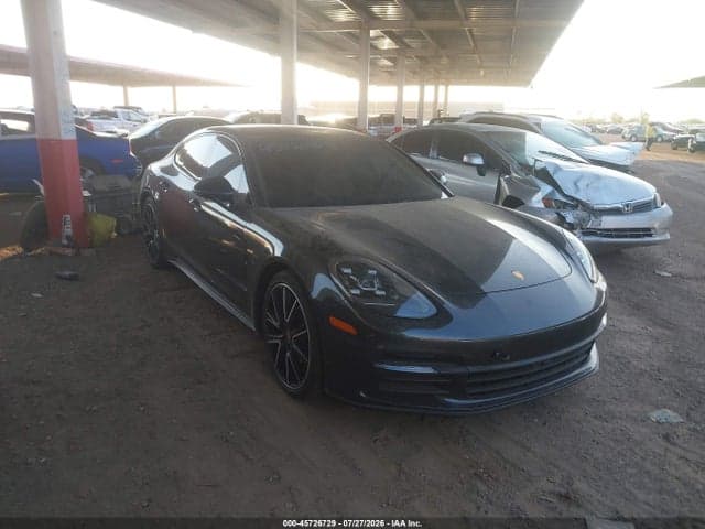 2018 PORSCHE PANAMERA 4 1