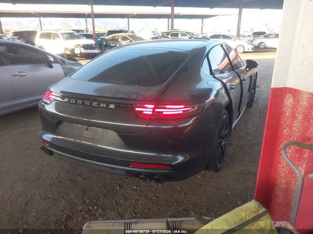 2018 PORSCHE PANAMERA 4 4