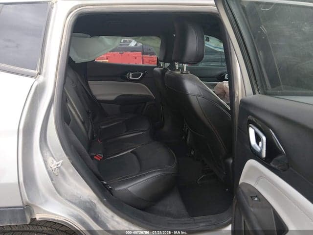 2023 JEEP COMPASS LIMITED 4X4 8