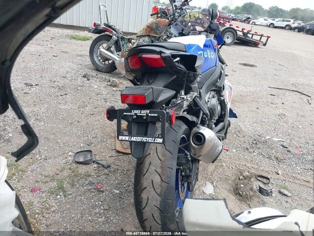 2026 SUZUKI GSX-R600 6