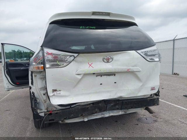 2020 TOYOTA SIENNA SE PREMIUM 6