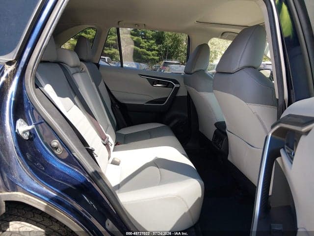 2019 TOYOTA RAV4 XLE PREMIUM 8