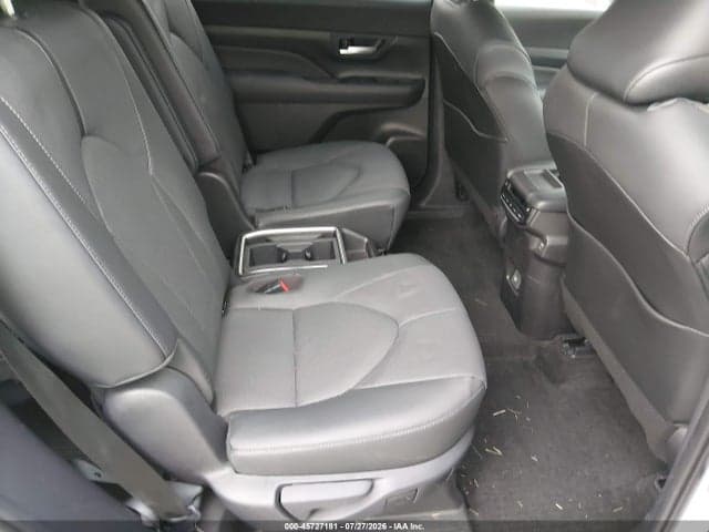 2026 TOYOTA GRAND HIGHLANDER HYBRID NIGHTSHADE EDITION 8