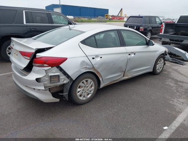 2017 HYUNDAI ELANTRA SE 4