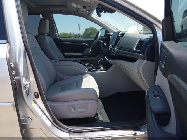 2017 TOYOTA HIGHLANDER LIMITED 5