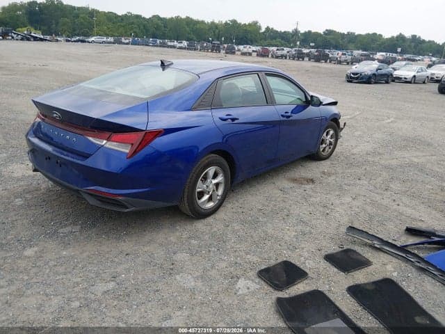 2021 HYUNDAI ELANTRA SE 4