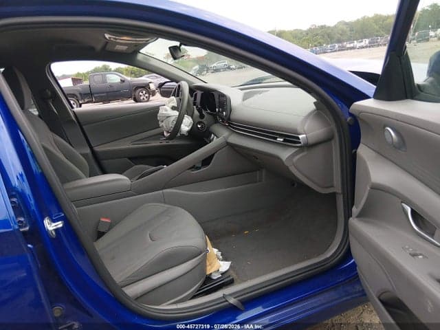 2021 HYUNDAI ELANTRA SE 5
