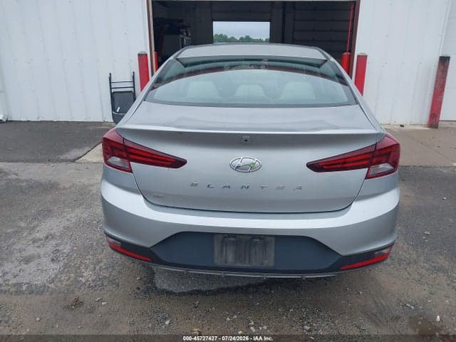 2020 HYUNDAI ELANTRA SE 16
