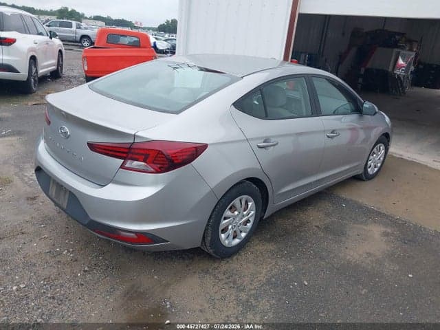 2020 HYUNDAI ELANTRA SE 4