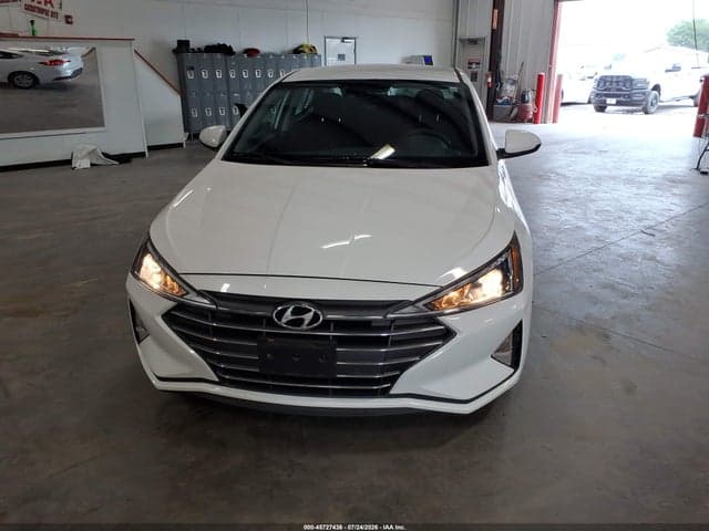 2020 HYUNDAI ELANTRA SE 12