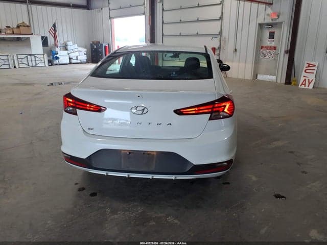 2020 HYUNDAI ELANTRA SE 16