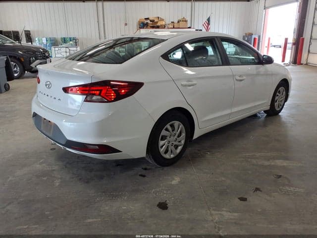 2020 HYUNDAI ELANTRA SE 4