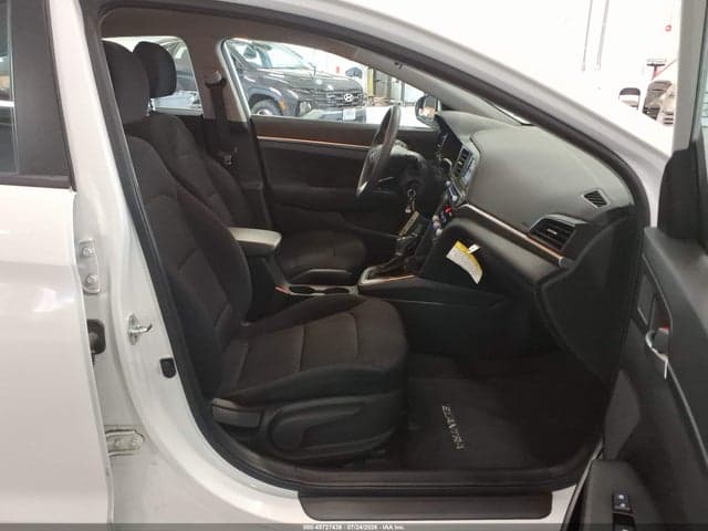 2020 HYUNDAI ELANTRA SE 5