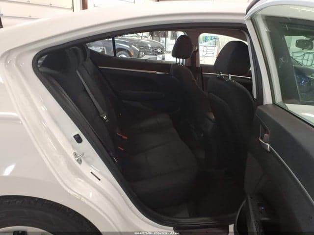 2020 HYUNDAI ELANTRA SE 8