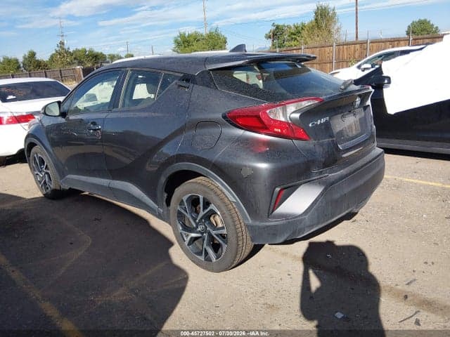 2018 TOYOTA C-HR XLE 3