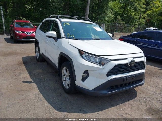 2019 TOYOTA RAV4 XLE 1