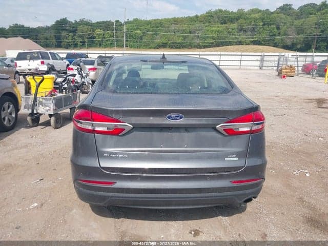 2020 FORD FUSION SE 17