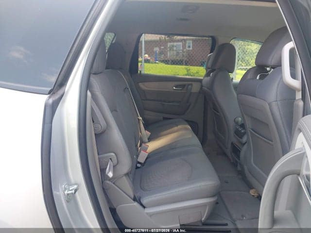 2017 CHEVROLET TRAVERSE LS 8