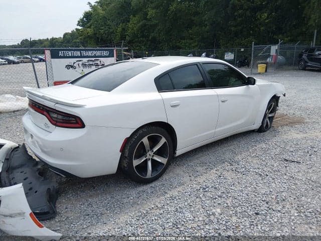 2017 DODGE CHARGER SE RWD 4