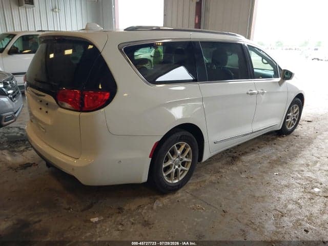2020 CHRYSLER PACIFICA TOURING L 4