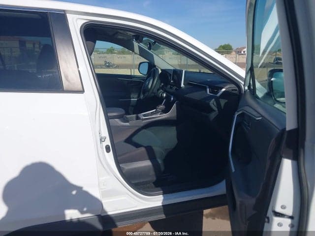 2023 TOYOTA RAV4 LE 5