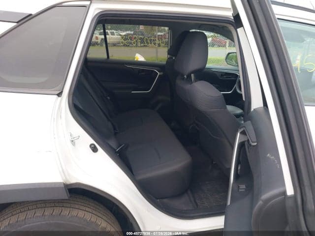 2020 TOYOTA RAV4 LE 8