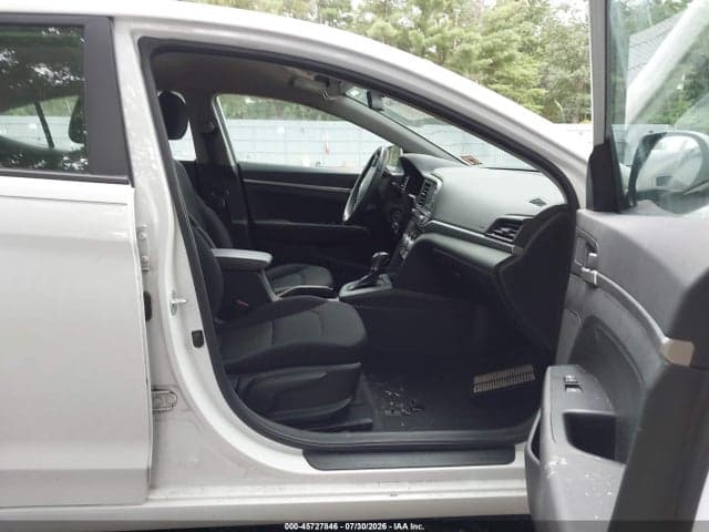2019 HYUNDAI ELANTRA SE 5