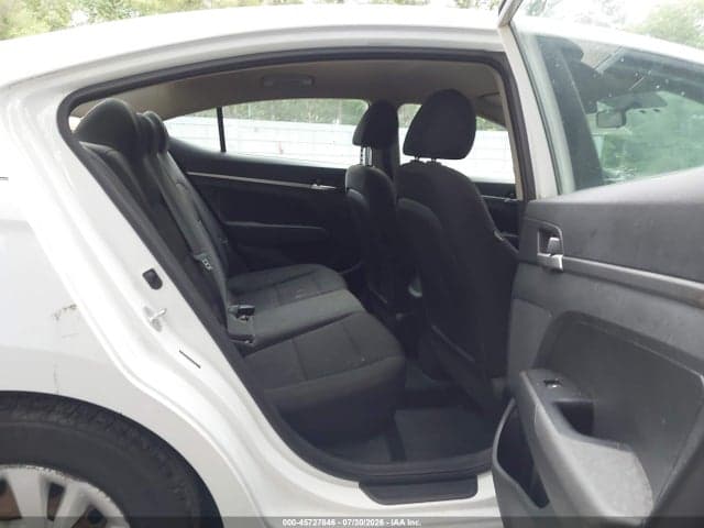 2019 HYUNDAI ELANTRA SE 8