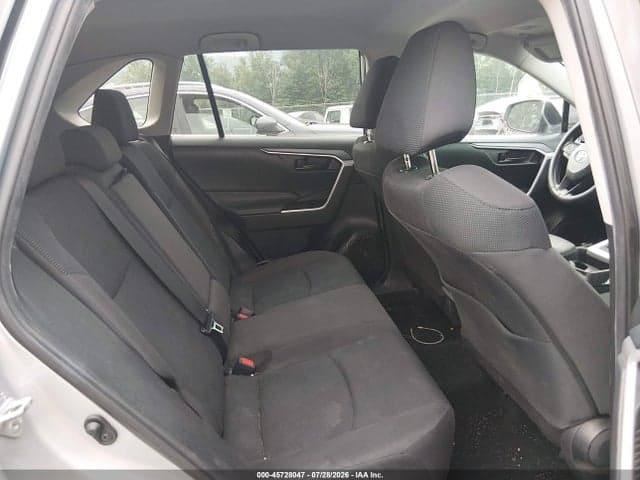 2019 TOYOTA RAV4 LE 8