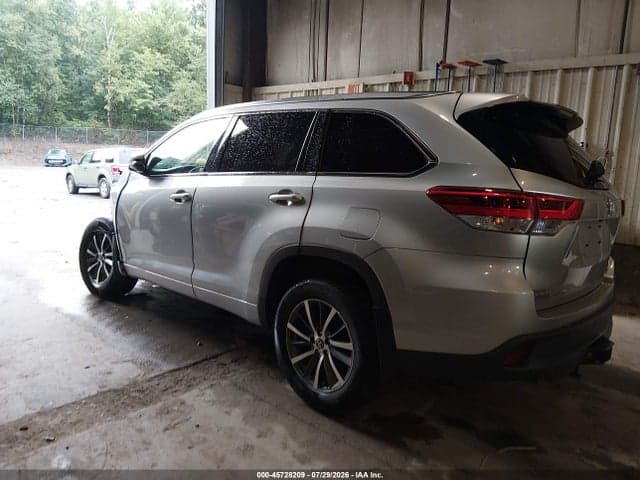 2017 TOYOTA HIGHLANDER XLE 3
