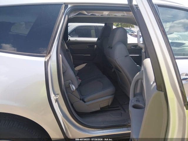 2017 CHEVROLET TRAVERSE LS 8