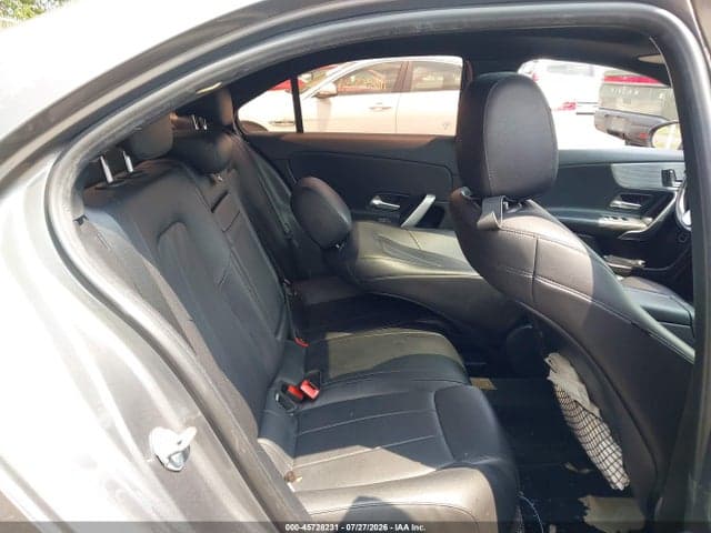 2019 MERCEDES-BENZ A 220 4MATIC 8