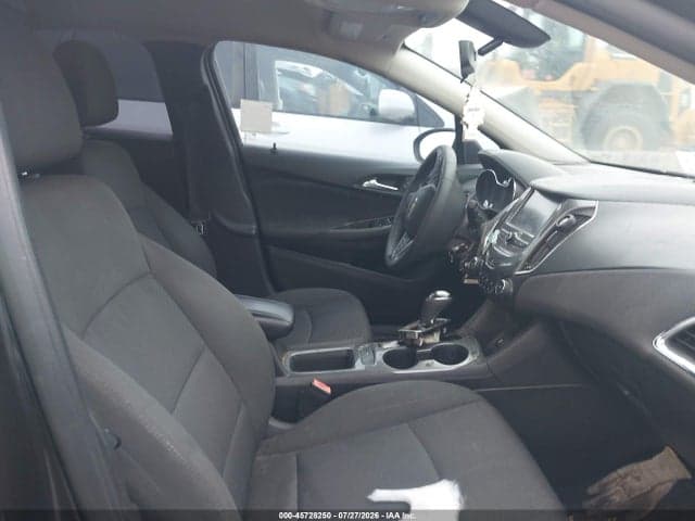 2017 CHEVROLET CRUZE LT AUTO 5