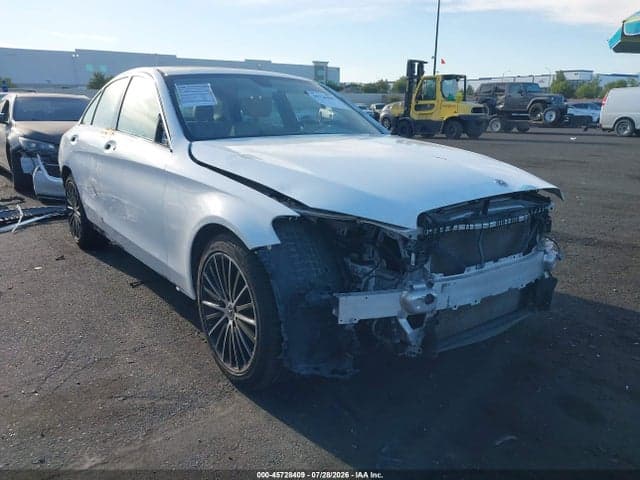 2019 MERCEDES-BENZ C 300 1